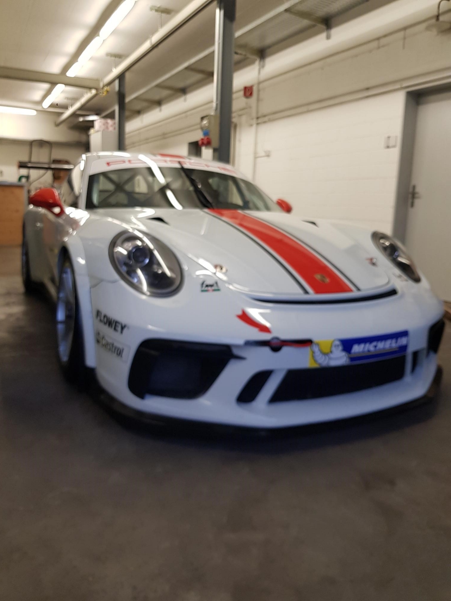 PORSCHE 911 GT3 Cup 991.2-image-1