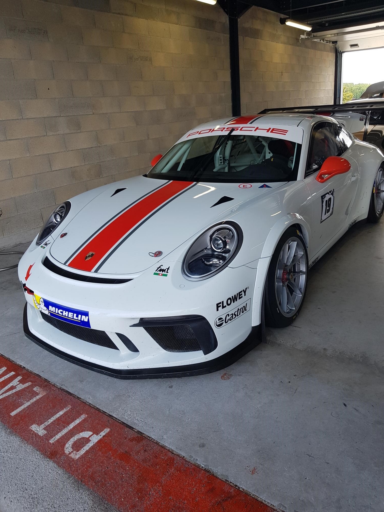 PORSCHE 911 GT3 Cup 991.2-image-4