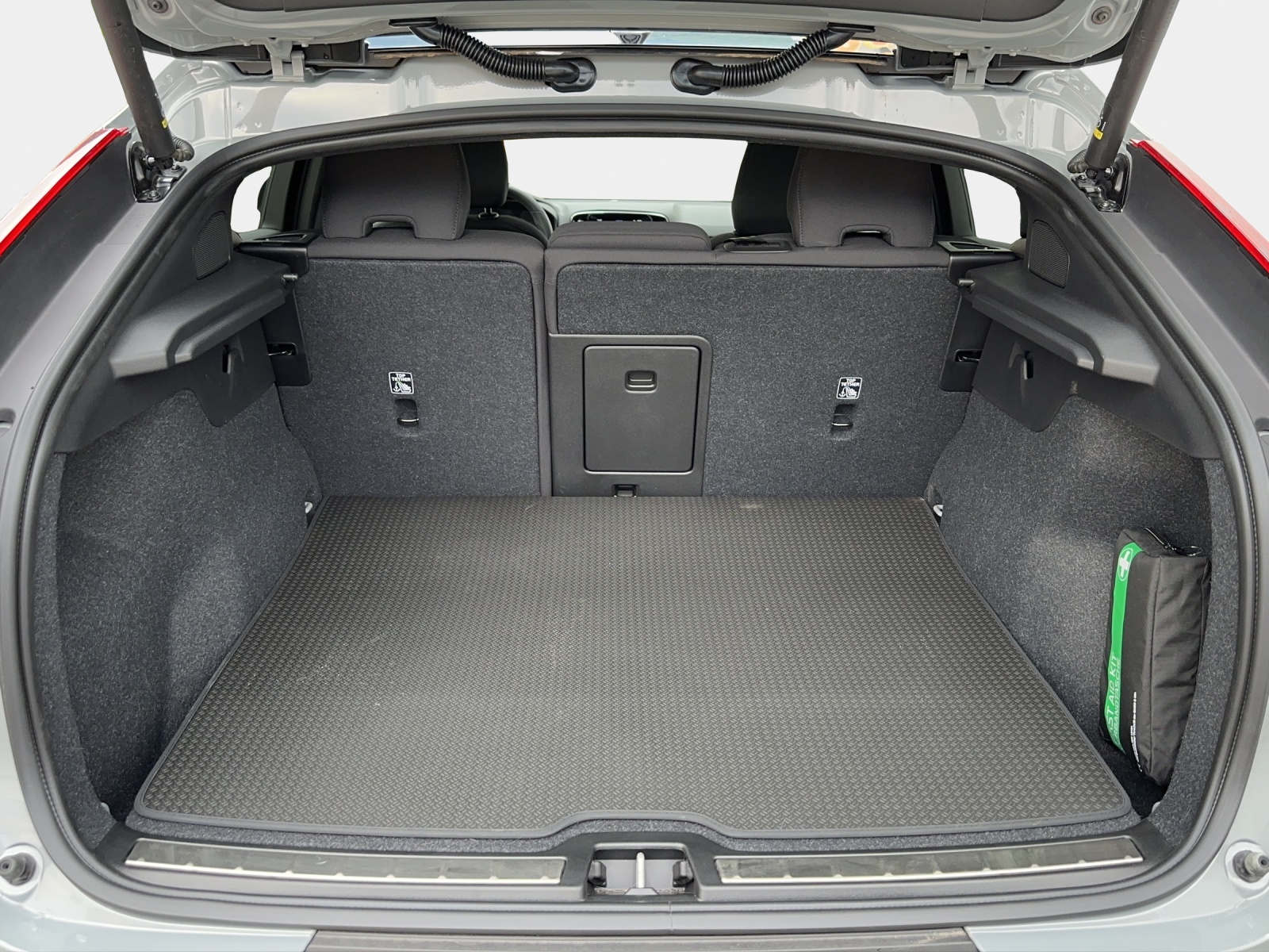 VOLVO C40 Recharge E80 82kWh Pure Electric Plus-image-5