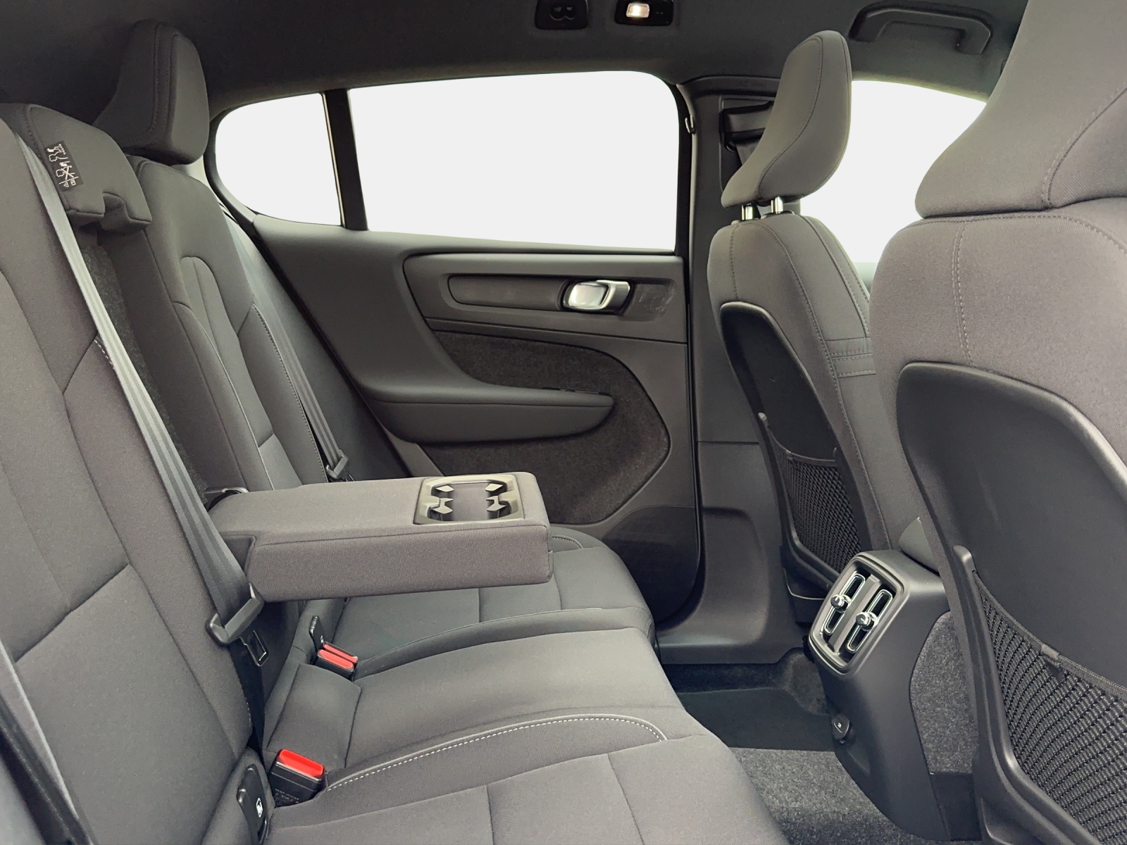 VOLVO C40 Recharge E80 82kWh Pure Electric Plus-image-8