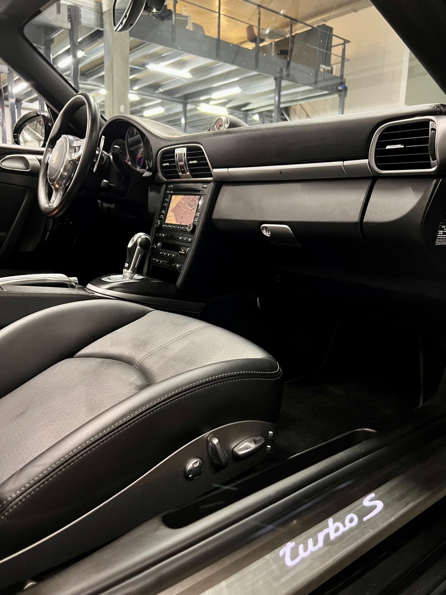 PORSCHE 911 Cabrio Turbo S PDK-image-8