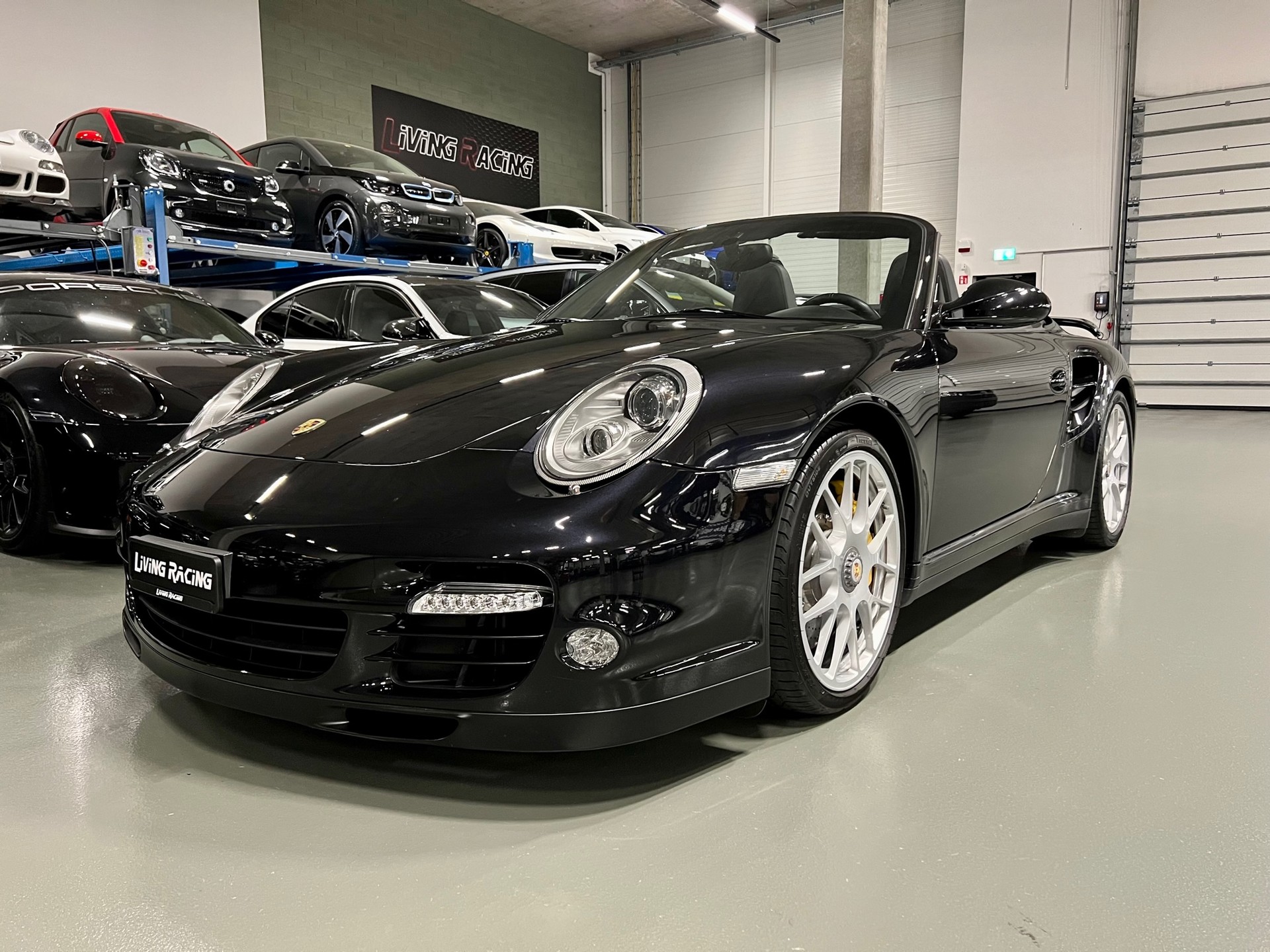 PORSCHE 911 Cabrio Turbo S PDK-image-1