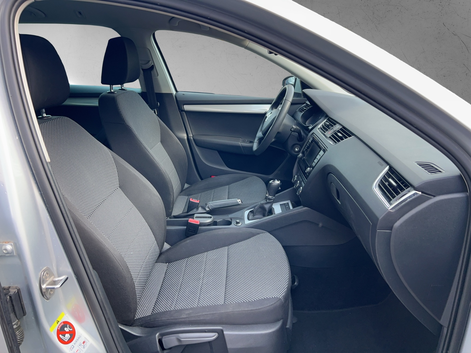 SKODA Octavia Combi 1.6 TDI Active DSG-image-11