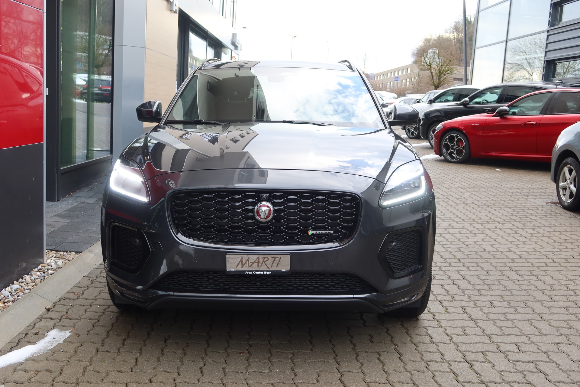 JAGUAR E-Pace 1.5 P300e AWD HSE-image-1