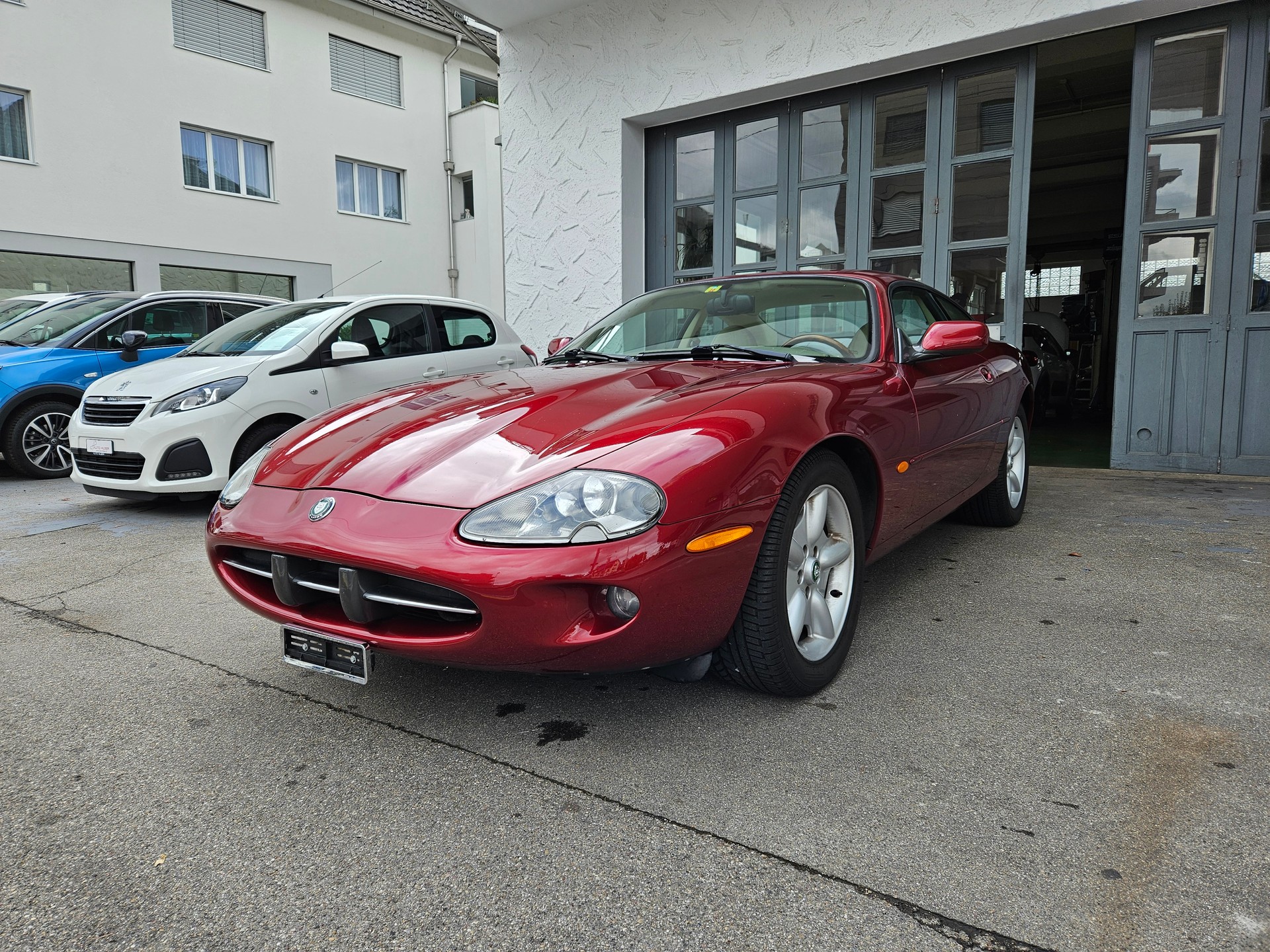 JAGUAR XK8-image-0