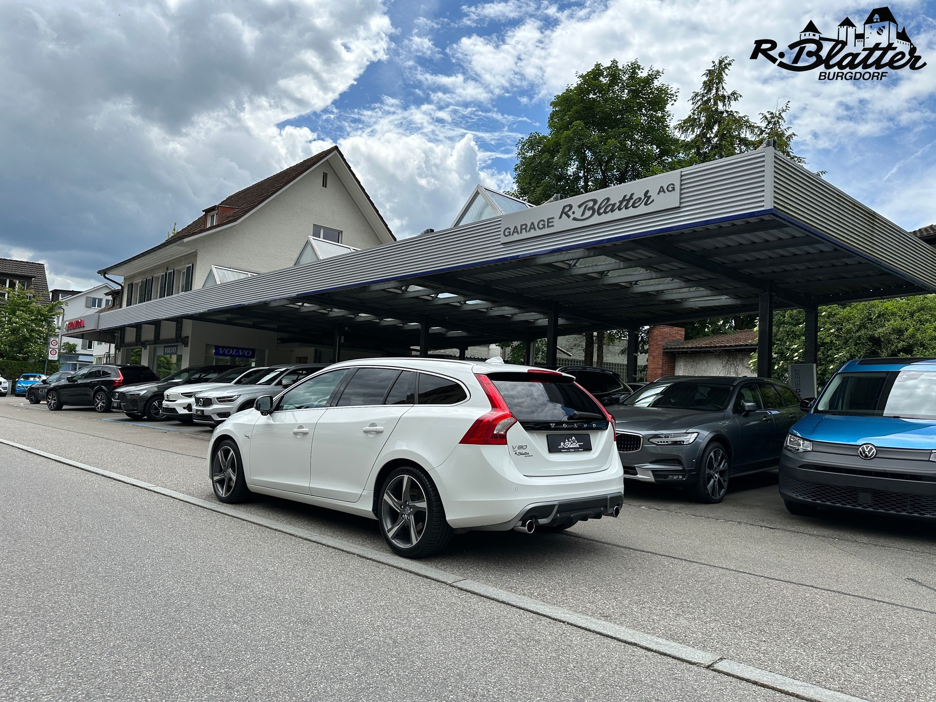 VOLVO V60 D3 R-Design-image-3