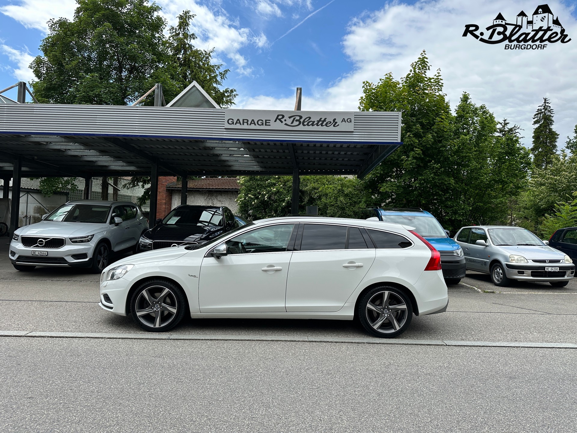 VOLVO V60 D3 R-Design-image-2