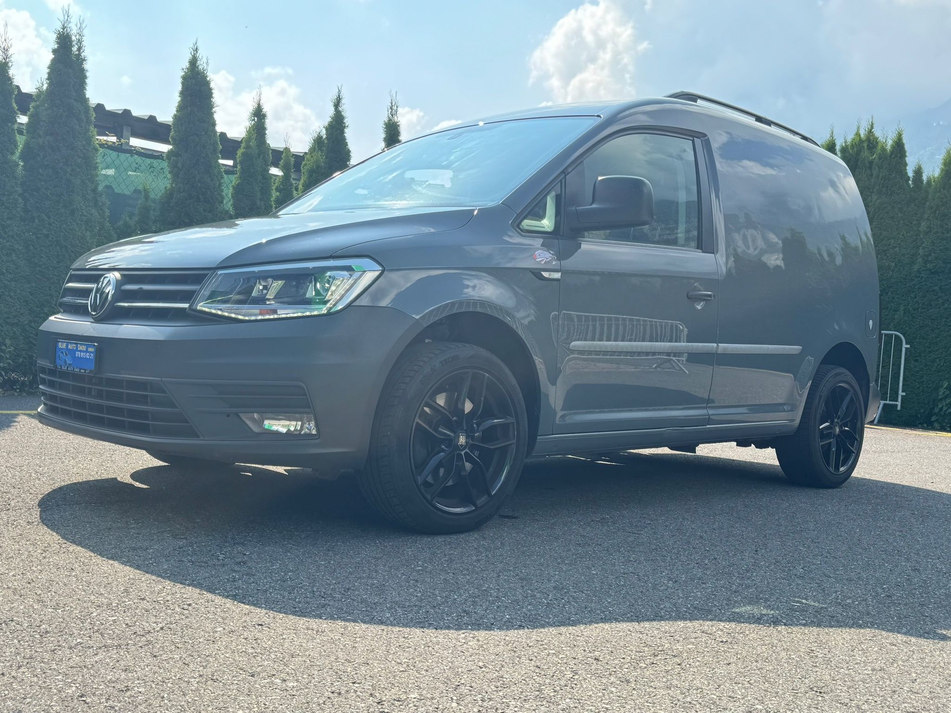 VW Caddy 2.0TDI BlueMotion Technology DSG-image-2