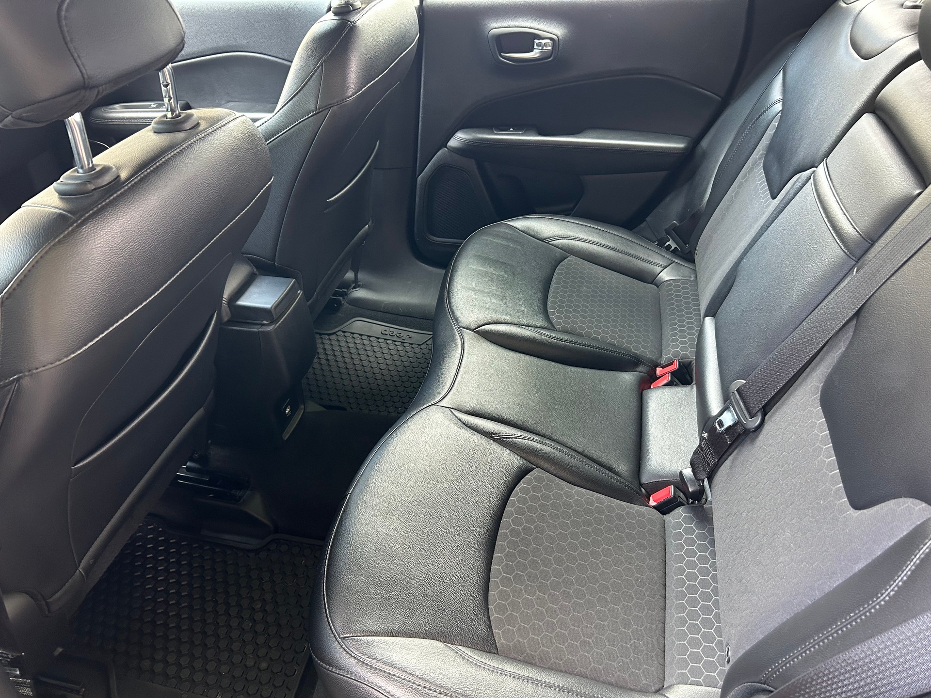 JEEP Compass 1.4 Turbo Night Eagle-image-3
