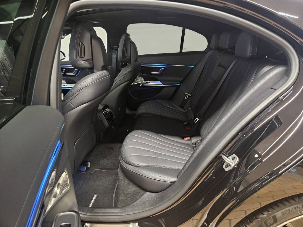 MERCEDES-BENZ E 220 d 4Matic AMG Line Limousine-image-12