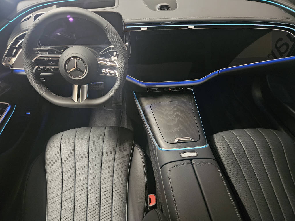 MERCEDES-BENZ E 220 d 4Matic AMG Line Limousine-image-5