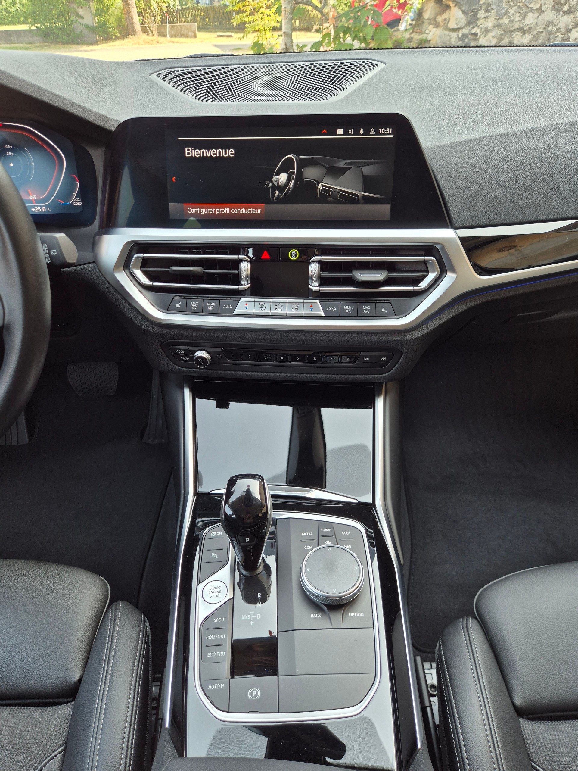 BMW 320d xDrive 48V Touring Sport Line Steptronic-image-12