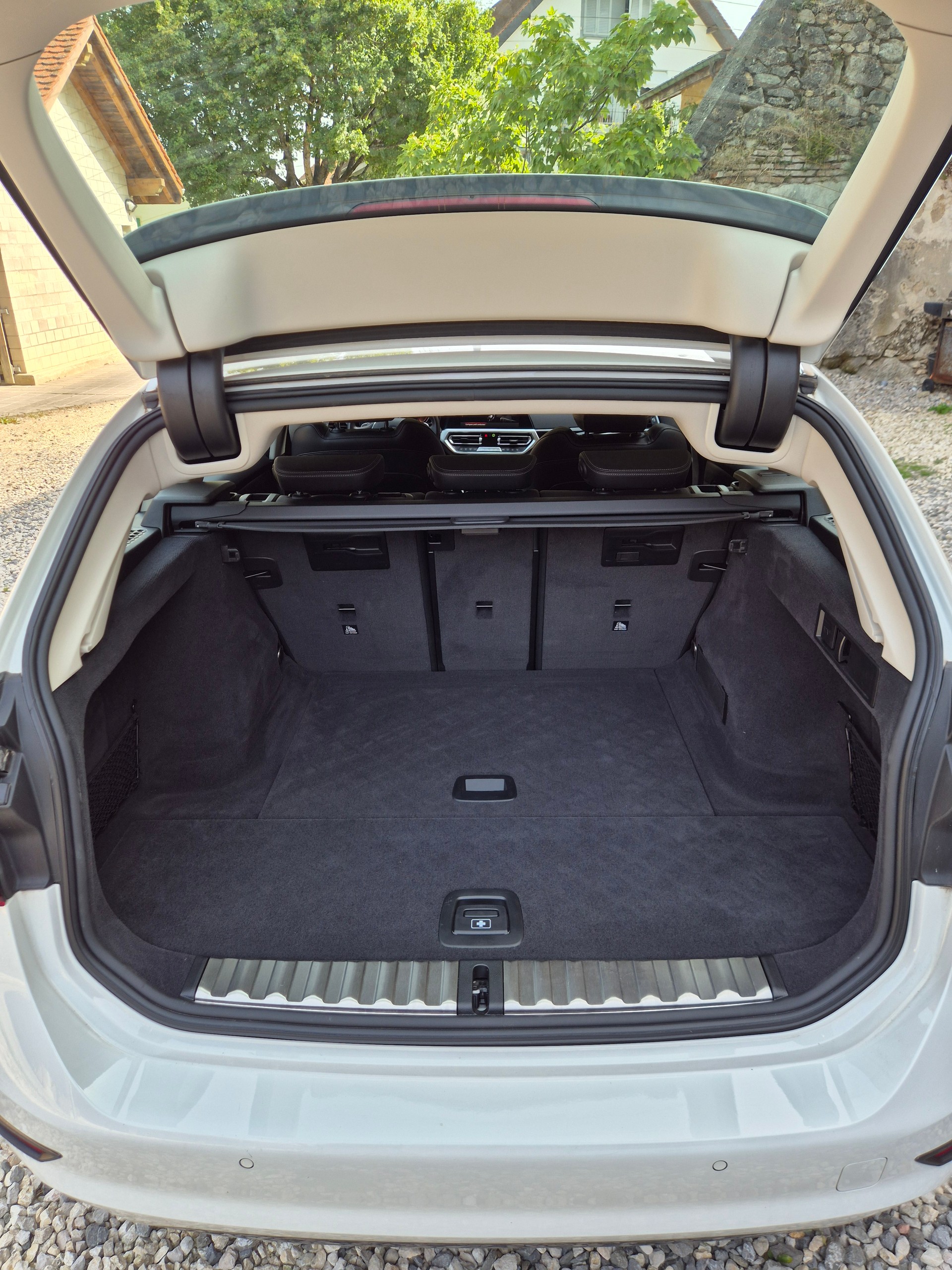 BMW 320d xDrive 48V Touring Sport Line Steptronic-image-11