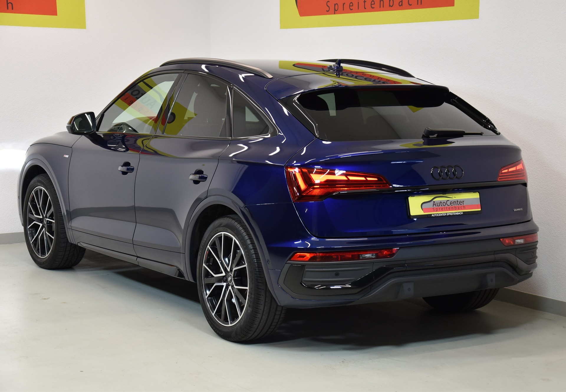 AUDI Q5 Sportback 40 TDI Blackedition quattro S-tronic-image-12