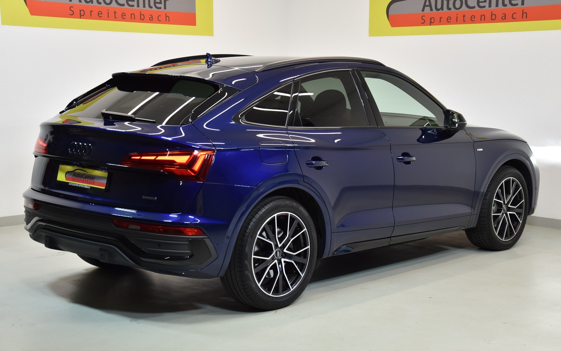 AUDI Q5 Sportback 40 TDI Blackedition quattro S-tronic-image-15