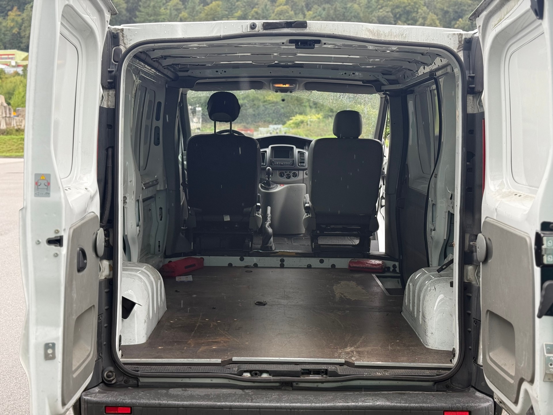 RENAULT Trafic 2.0 dCi 115 2.9t L2H1-image-7