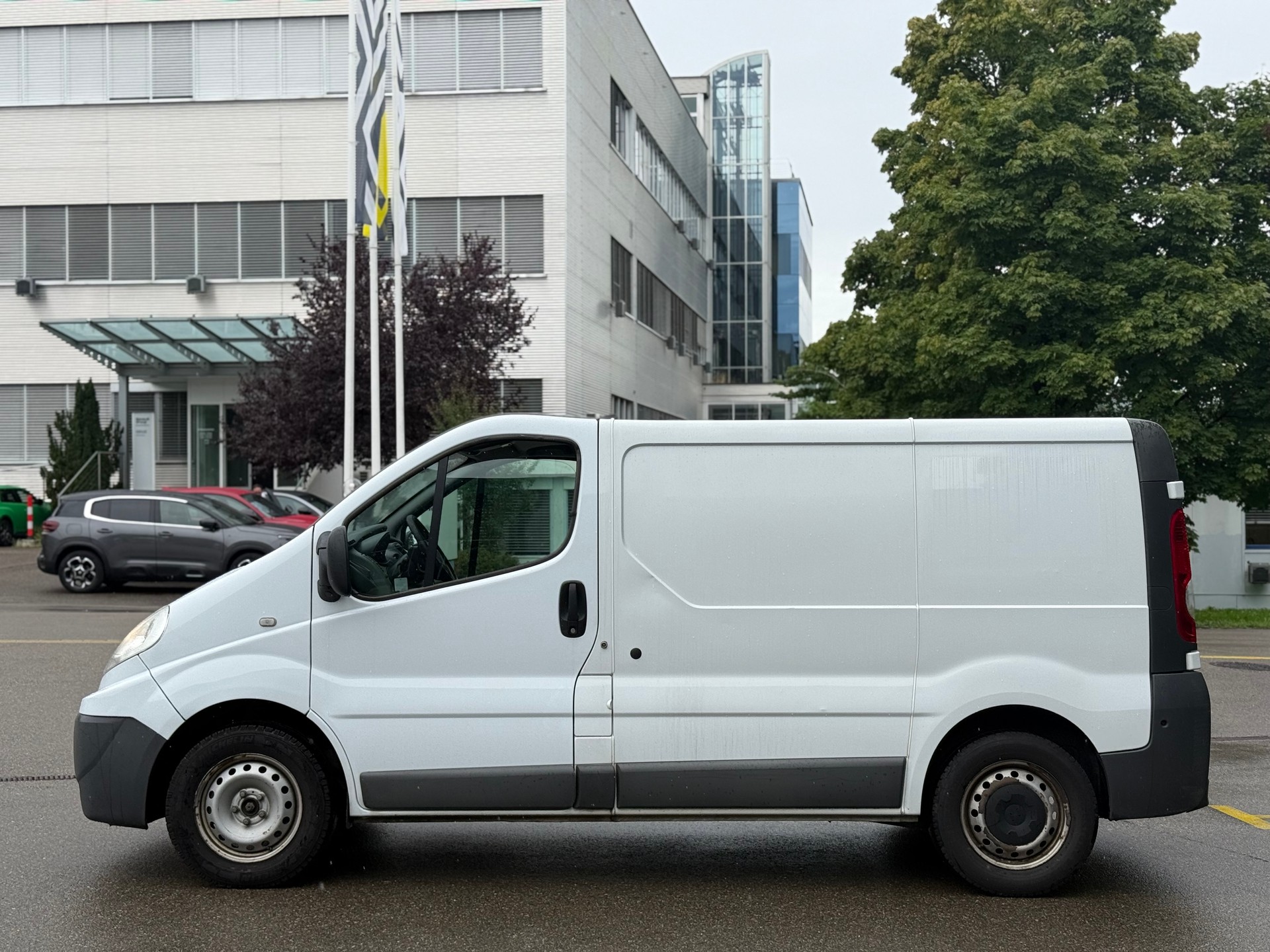 RENAULT Trafic 2.0 dCi 115 2.9t L2H1-image-1