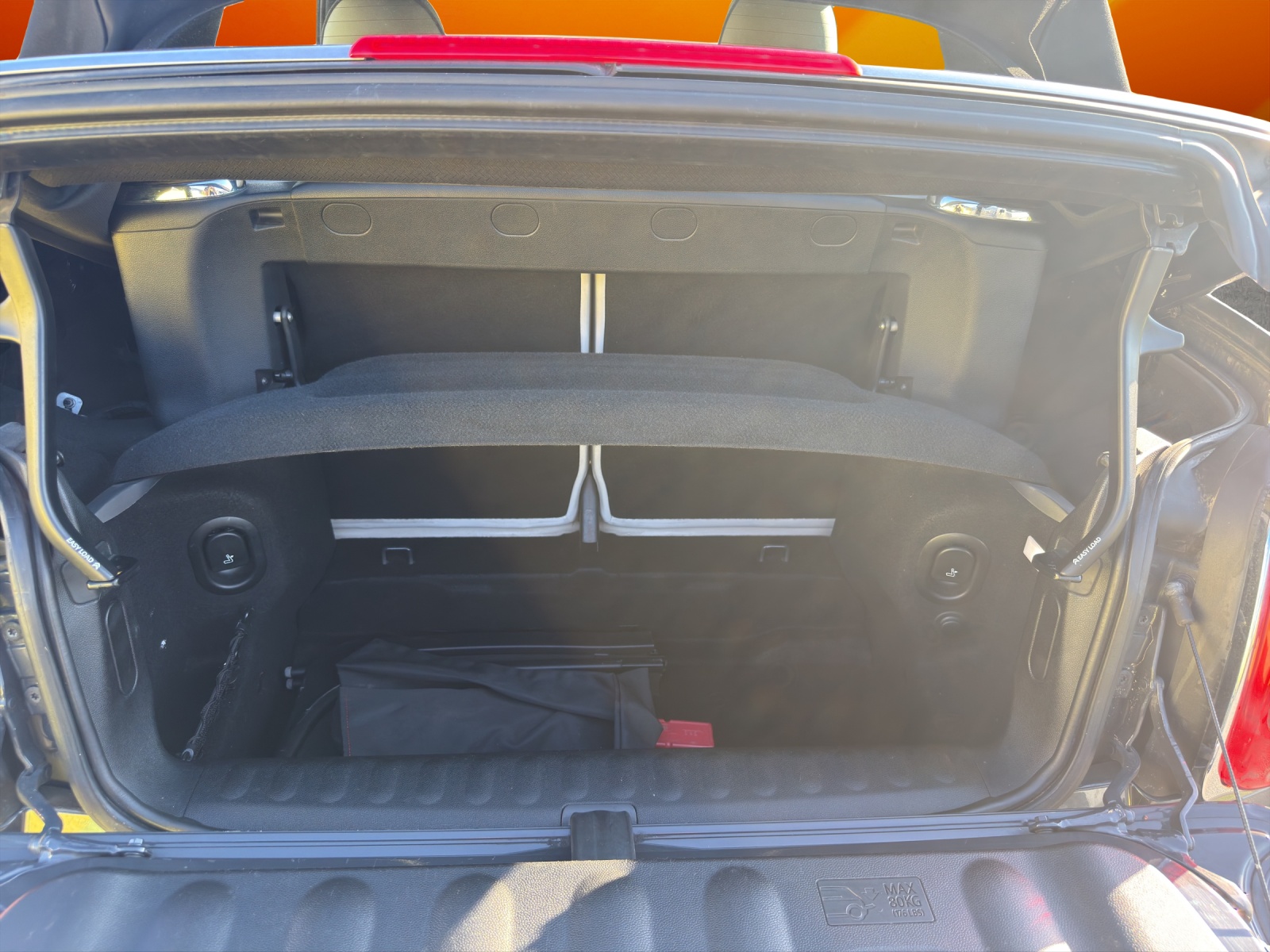 MINI Cooper John Cooper Works Cabriolet Steptronic-image-12