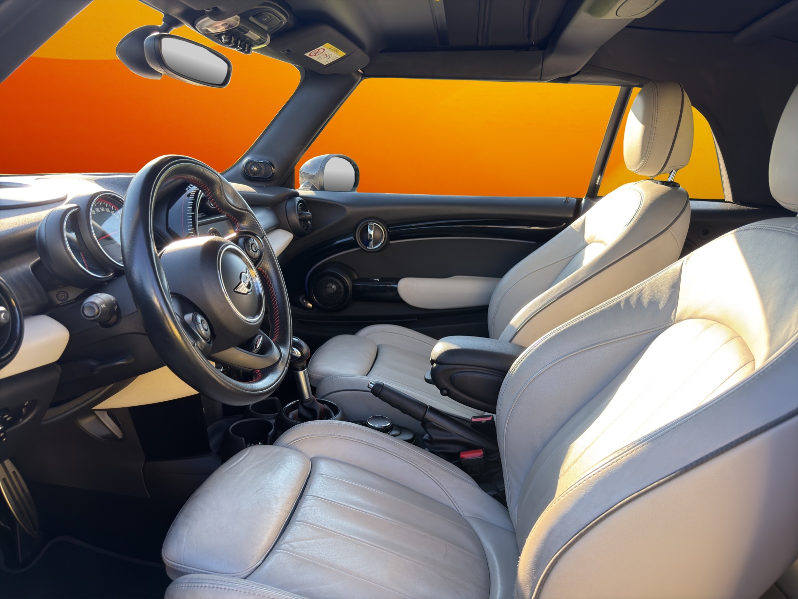 MINI Cooper John Cooper Works Cabriolet Steptronic-image-10