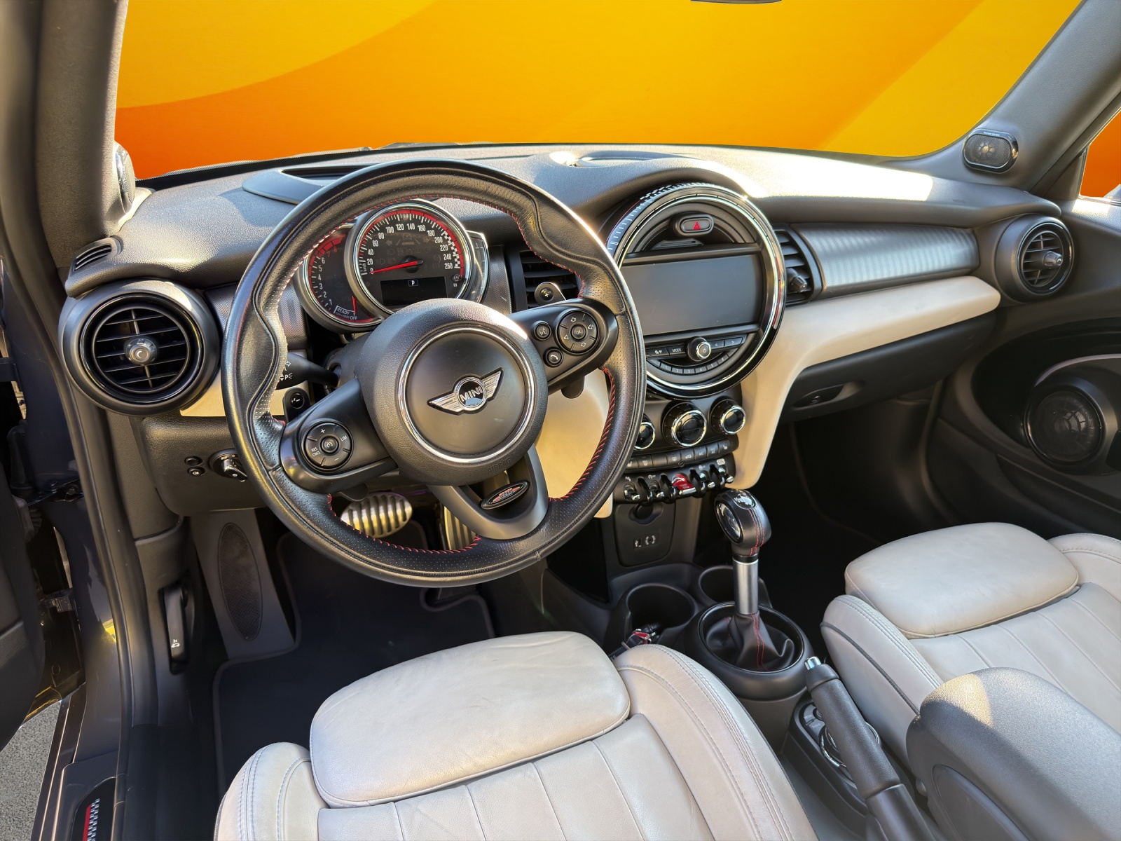 MINI Cooper John Cooper Works Cabriolet Steptronic-image-8