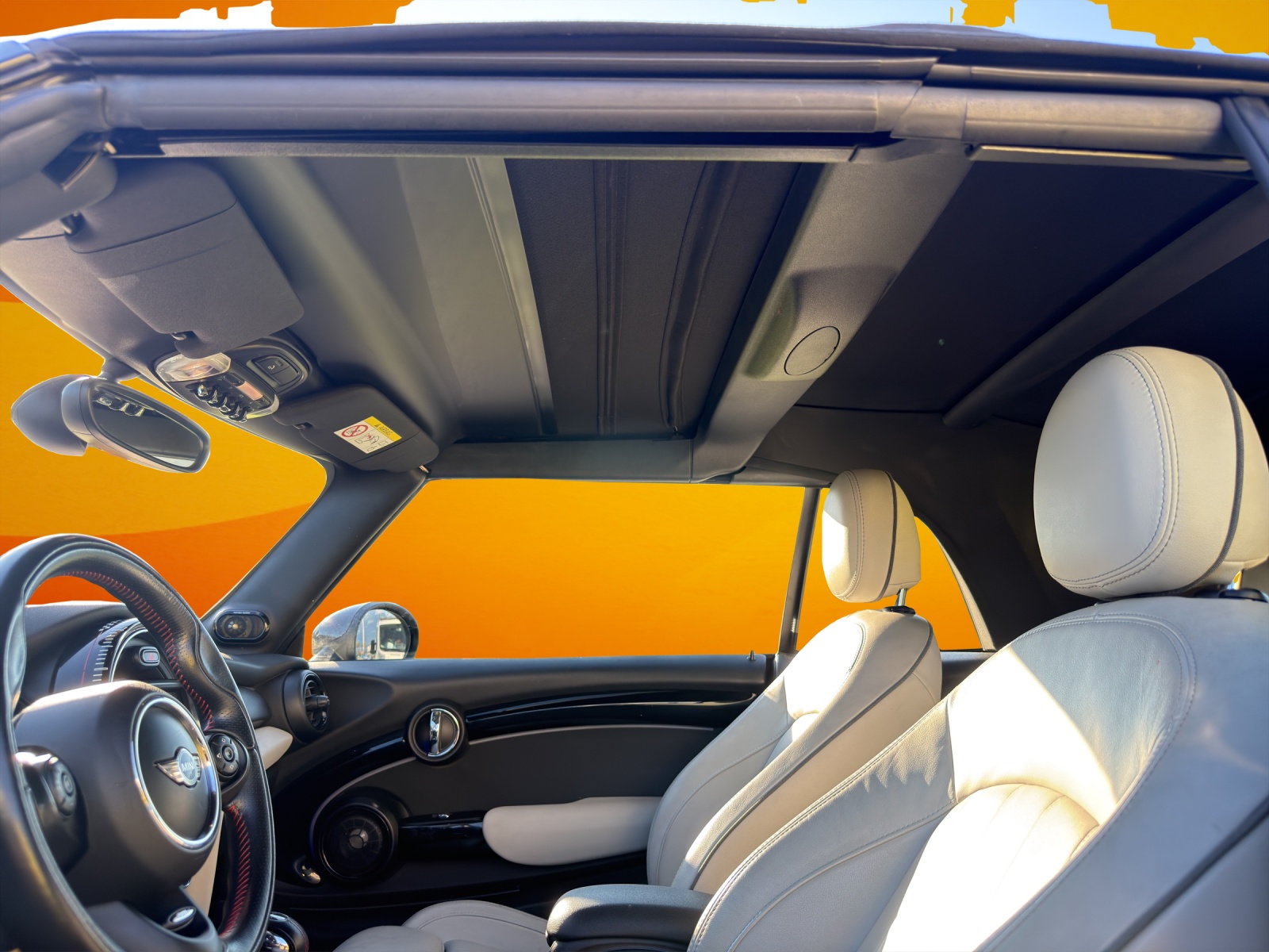 MINI Cooper John Cooper Works Cabriolet Steptronic-image-13