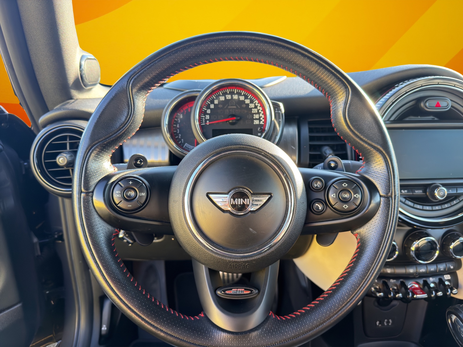 MINI Cooper John Cooper Works Cabriolet Steptronic-image-9