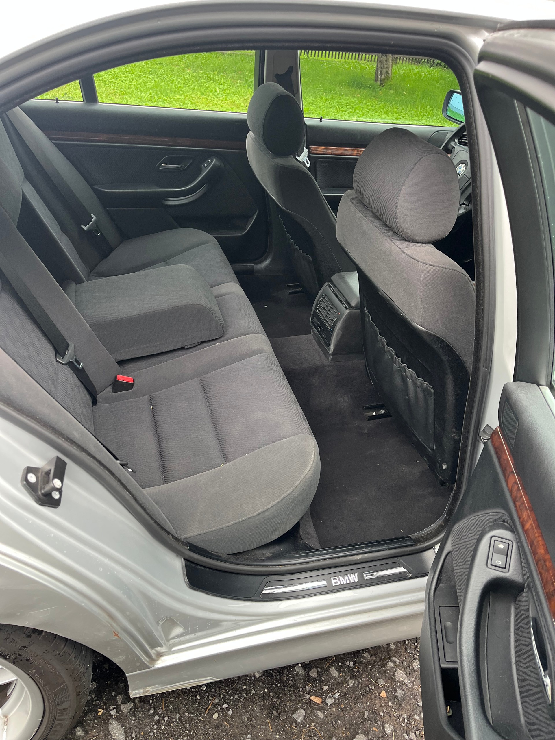 BMW 523i-image-4