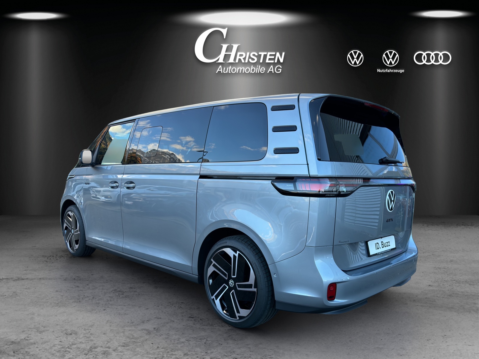 VW ID.Buzz LWB GTX 4 Motion-image-3