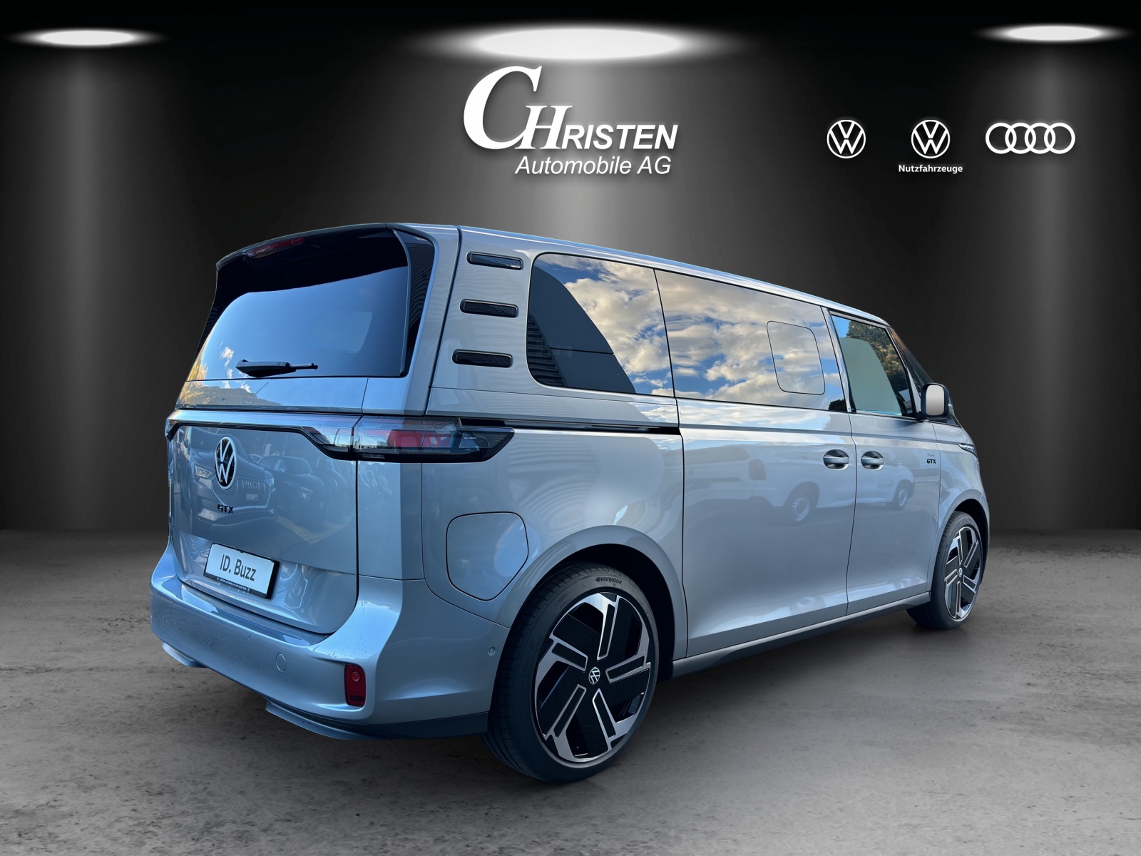 VW ID.Buzz LWB GTX 4 Motion-image-5