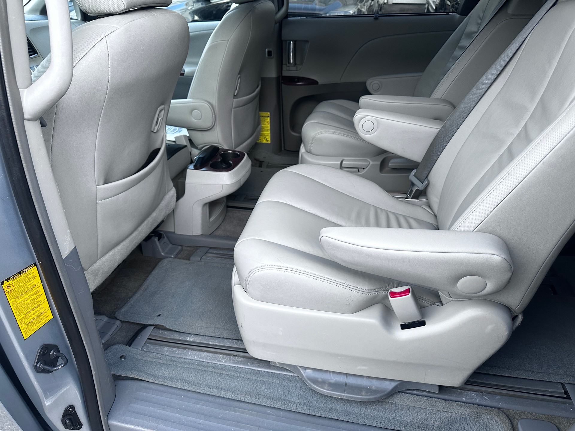 TOYOTA Sienna 3.5 A 4WD-image-7