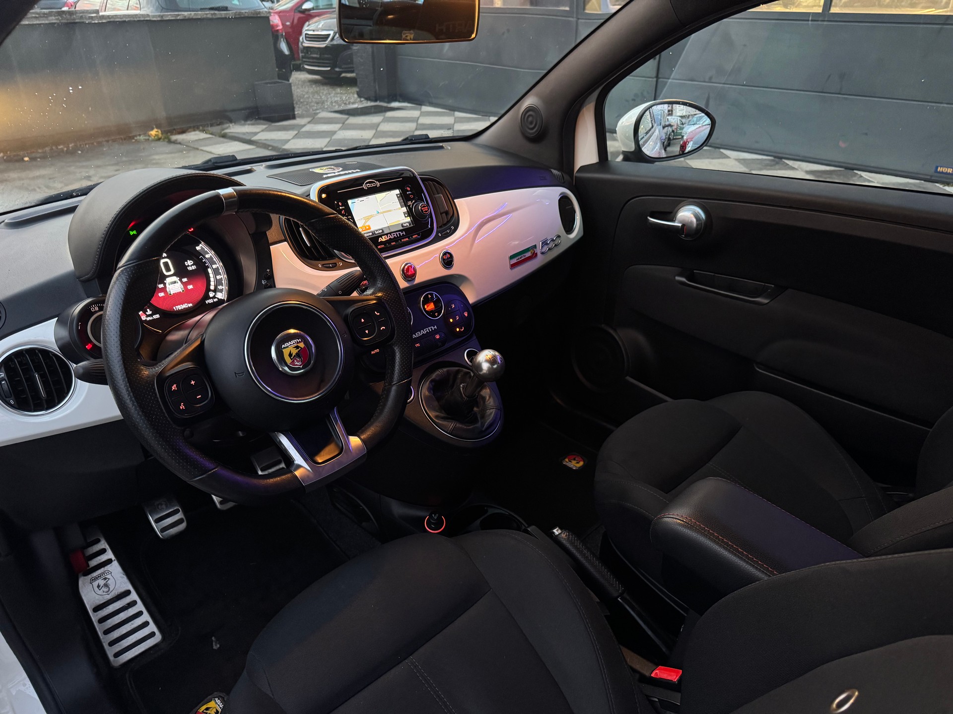 FIAT 595 1.4 16V Turbo Abarth-image-11