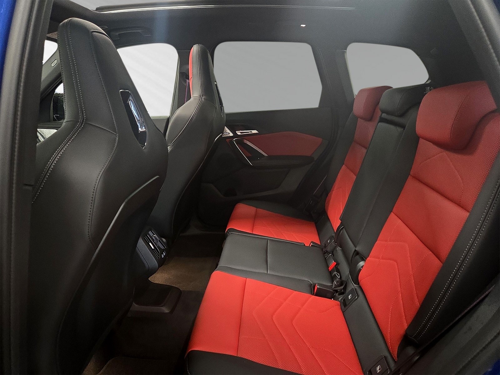 BMW X1 xDrive M35i-image-6