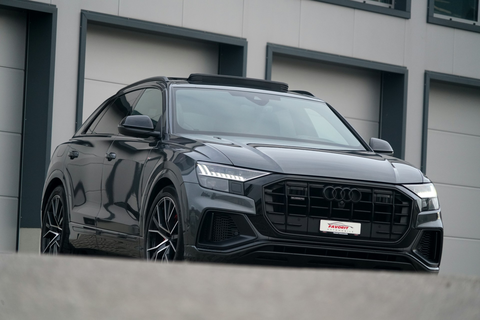 AUDI Q8 55 TFSI Black Edition quattro tiptronic (CH)-image-10