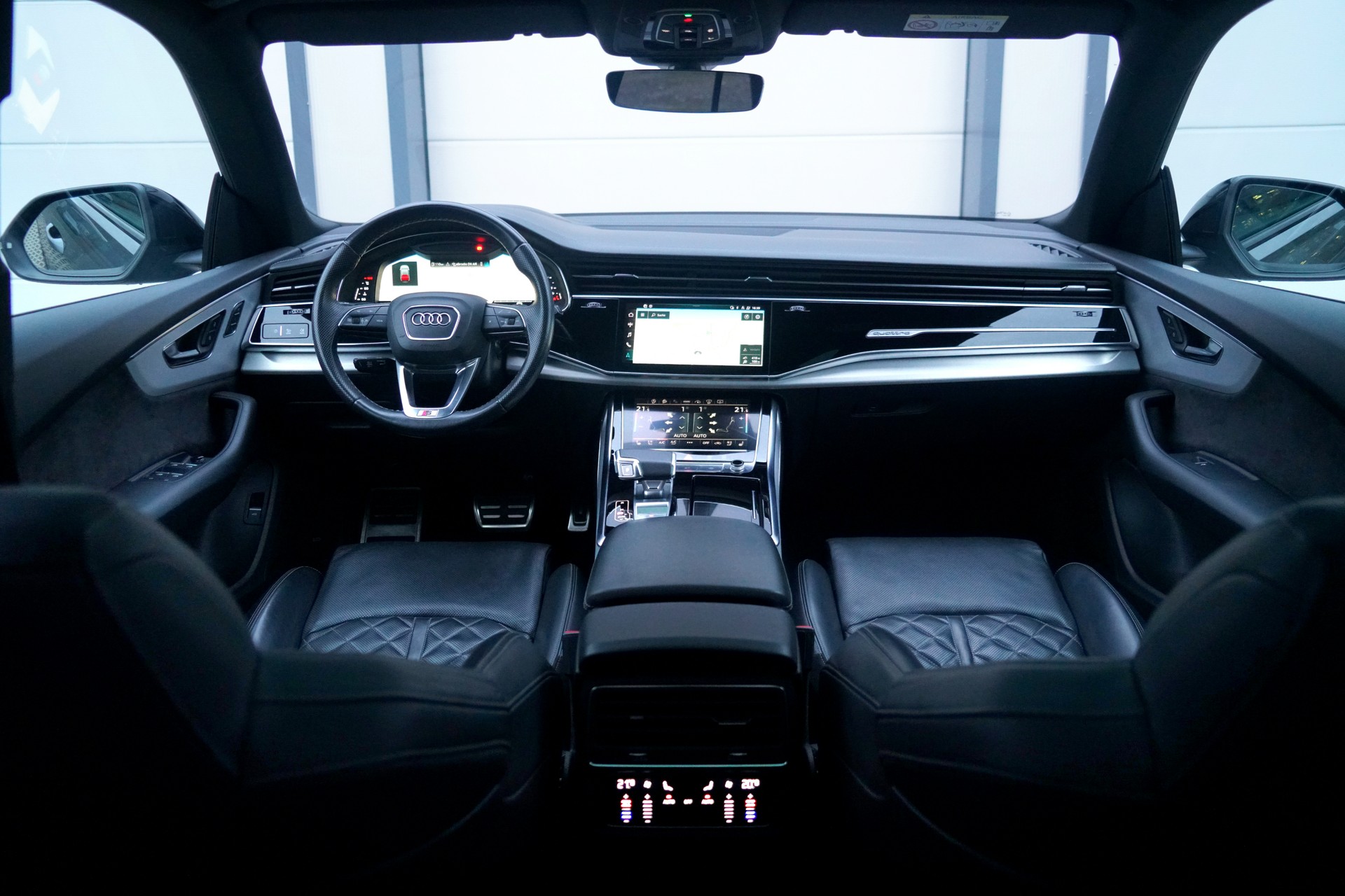 AUDI Q8 55 TFSI Black Edition quattro tiptronic (CH)-image-9