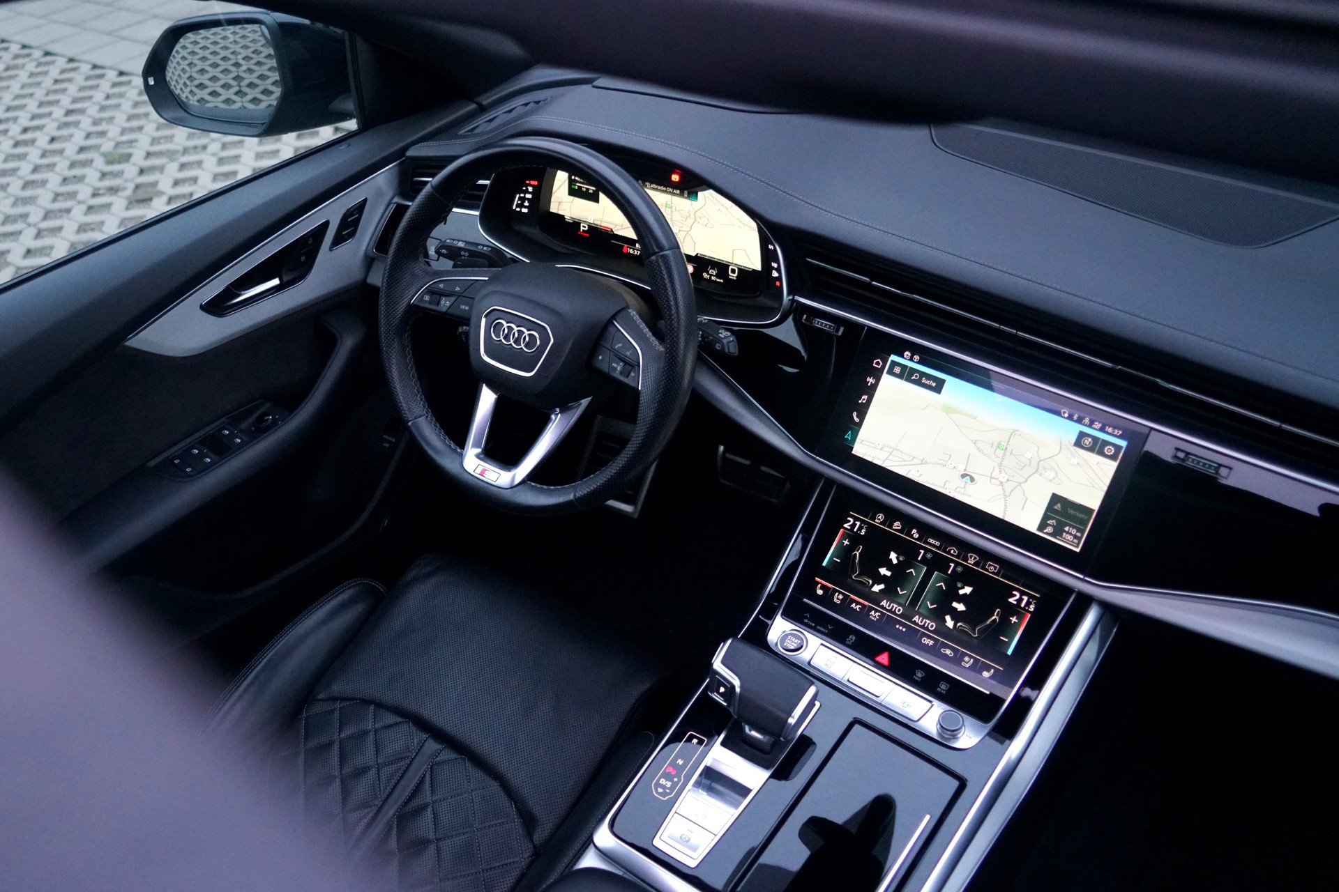 AUDI Q8 55 TFSI Black Edition quattro tiptronic (CH)-image-14