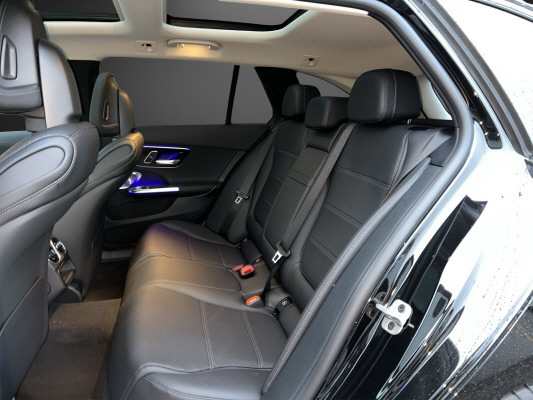 MERCEDES-BENZ C 200 T 4 Matic-image-9