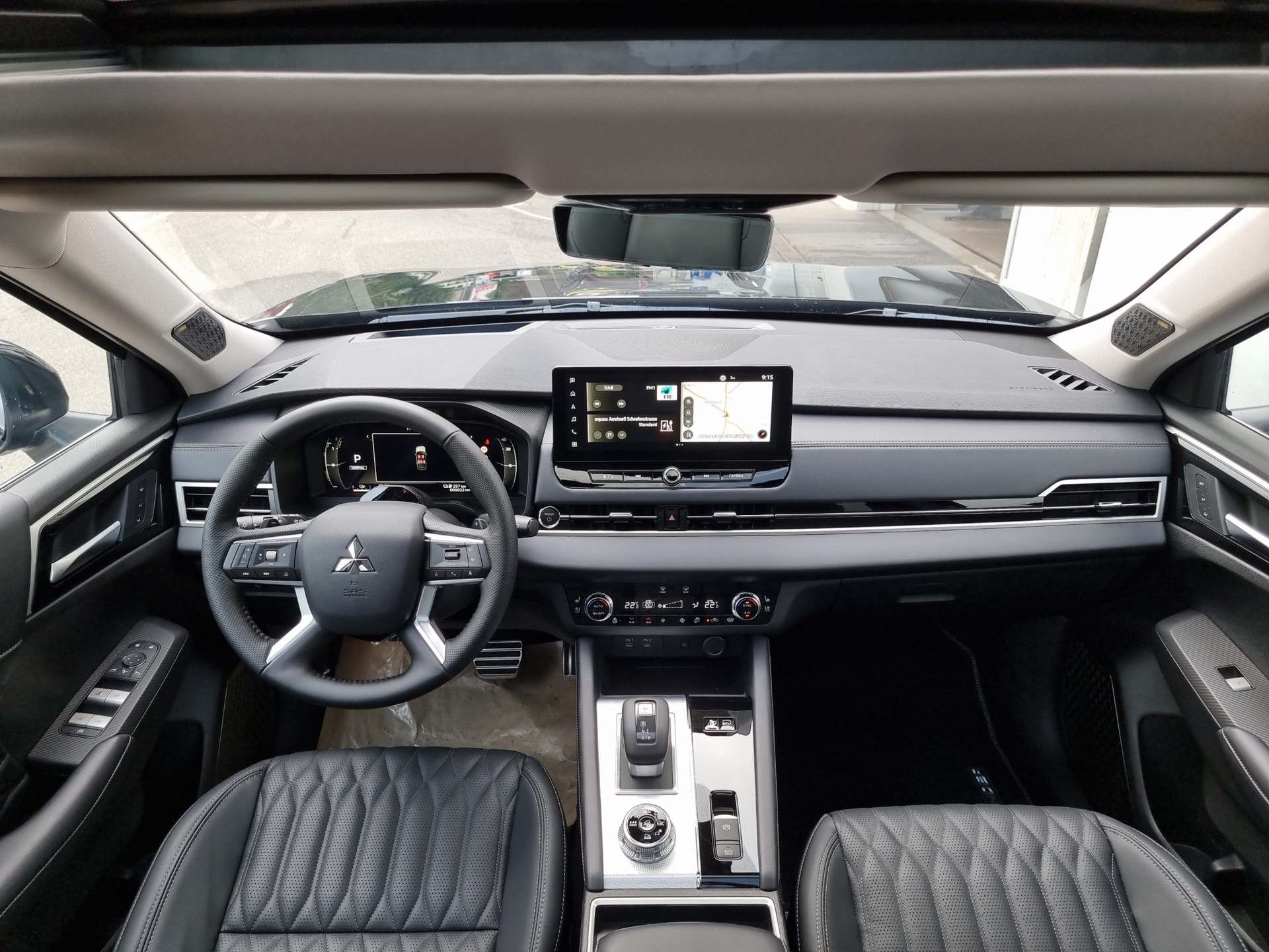 MITSUBISHI Outlander 2.4 PHEV Instyle 4x4-image-5