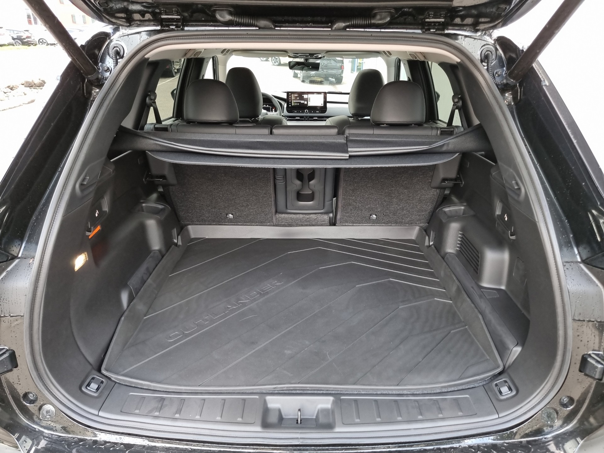 MITSUBISHI Outlander 2.4 PHEV Instyle 4x4-image-15