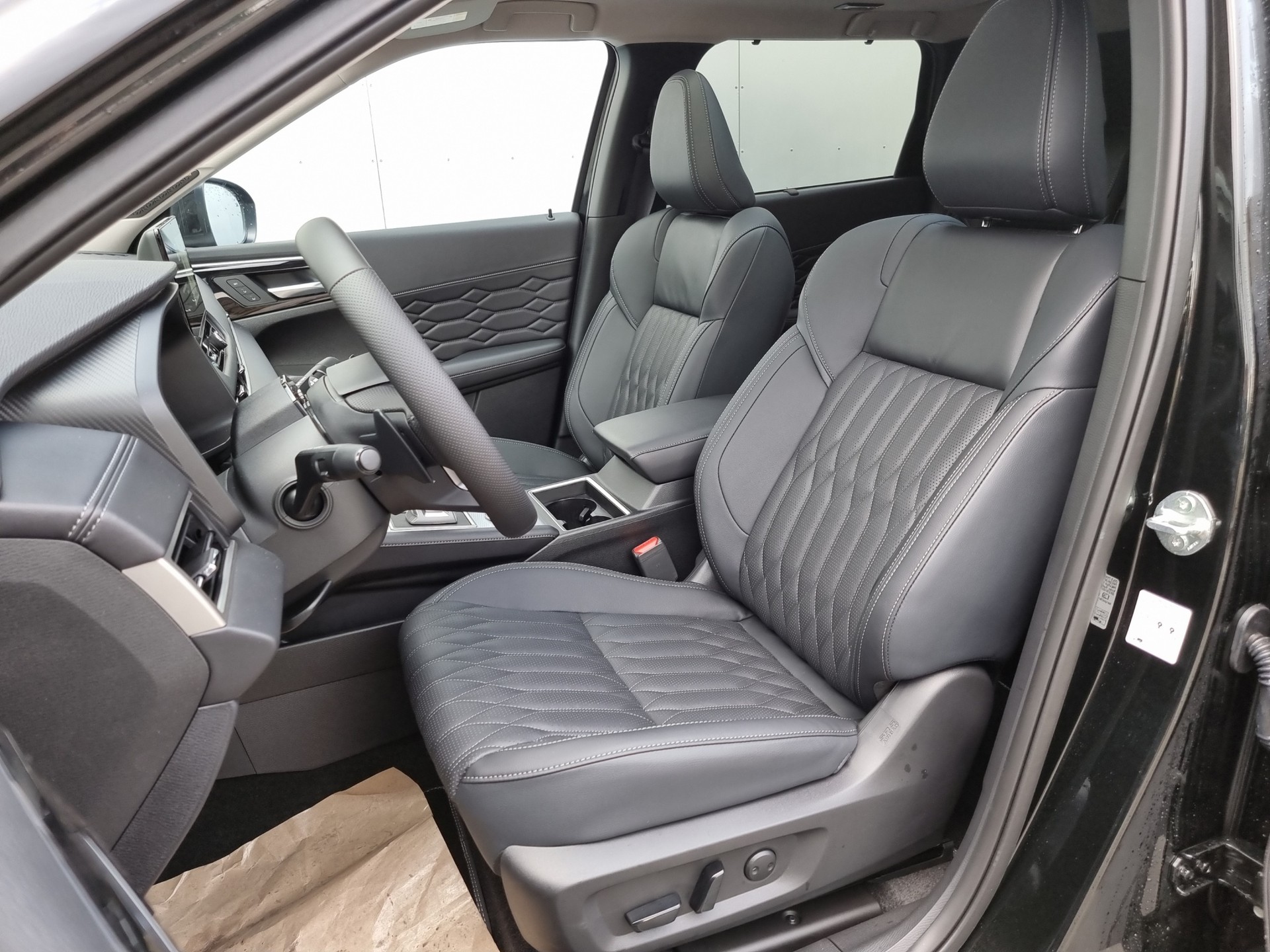 MITSUBISHI Outlander 2.4 PHEV Instyle 4x4-image-12