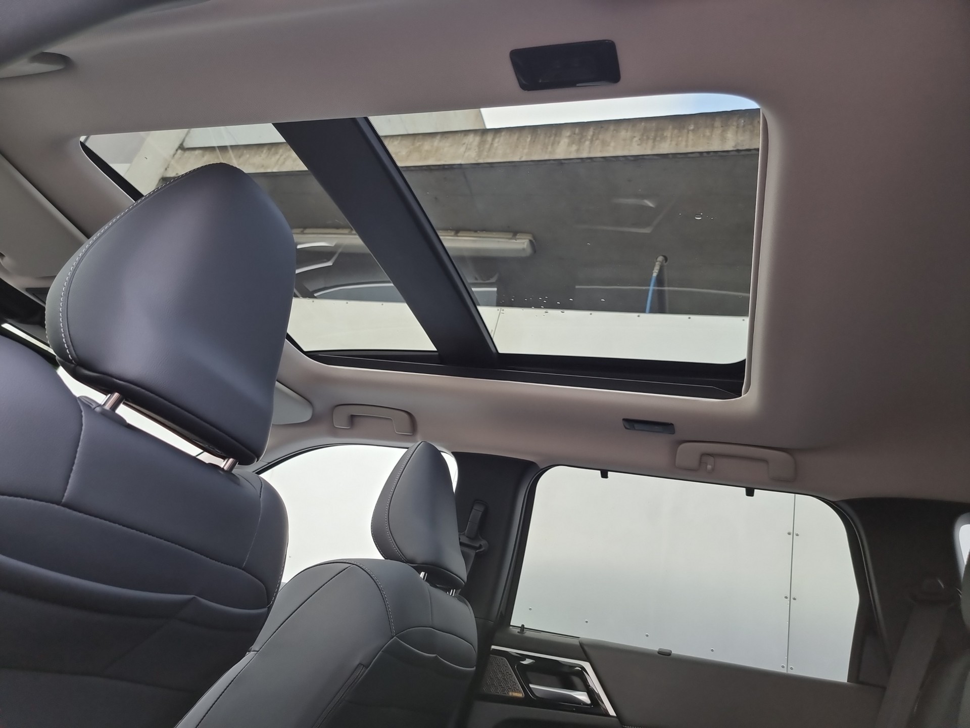 MITSUBISHI Outlander 2.4 PHEV Instyle 4x4-image-13