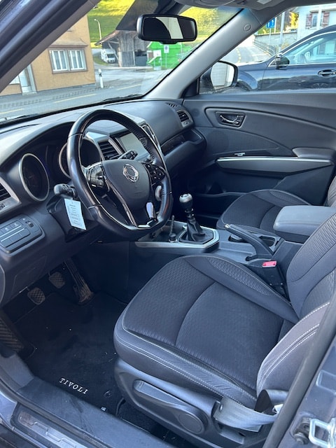 KGM-SsangYong Tivoli 1.6 eXDi Quartz 4WD-image-2
