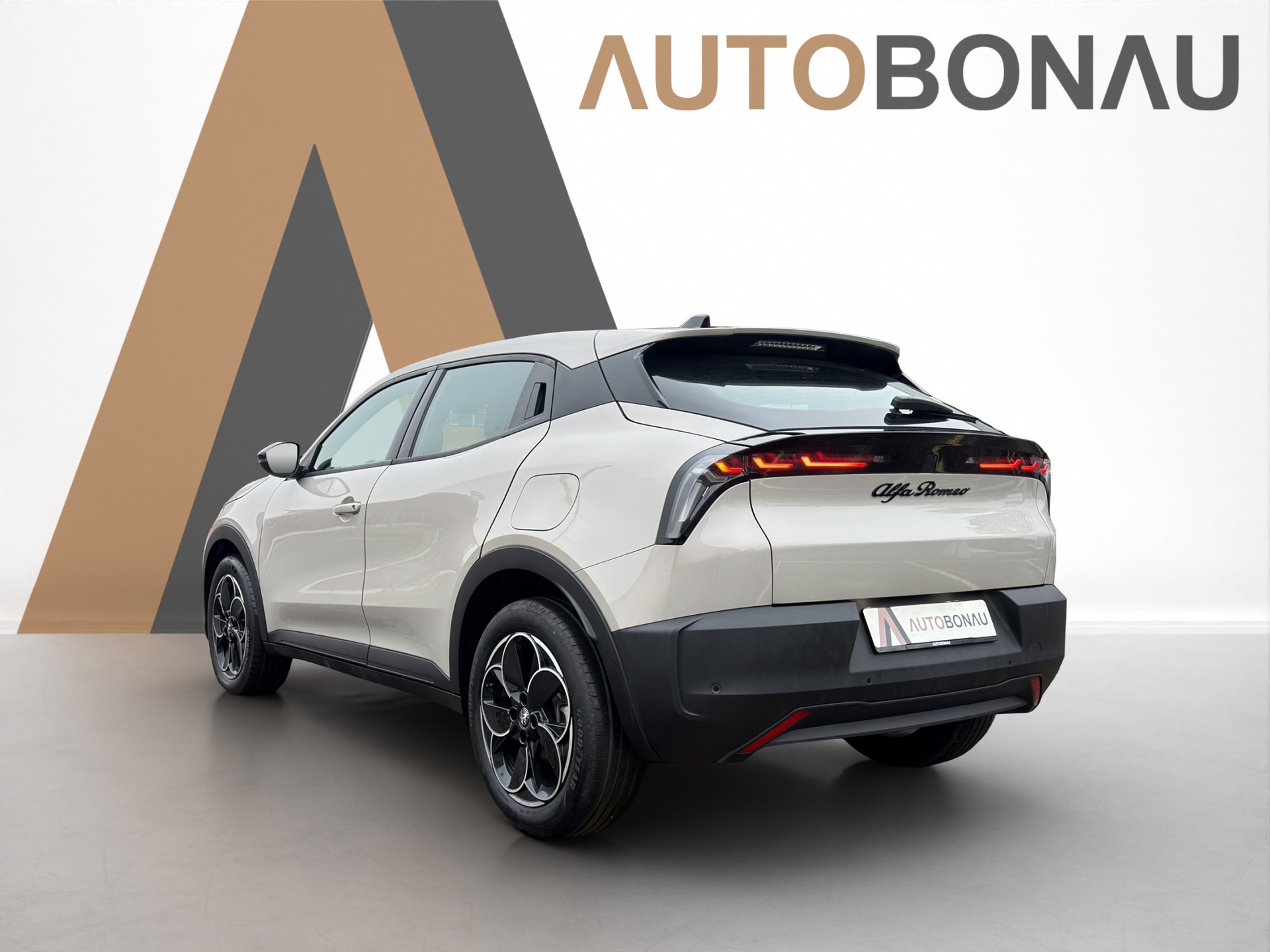 ALFA ROMEO Junior Elettrica-showroom-element-2