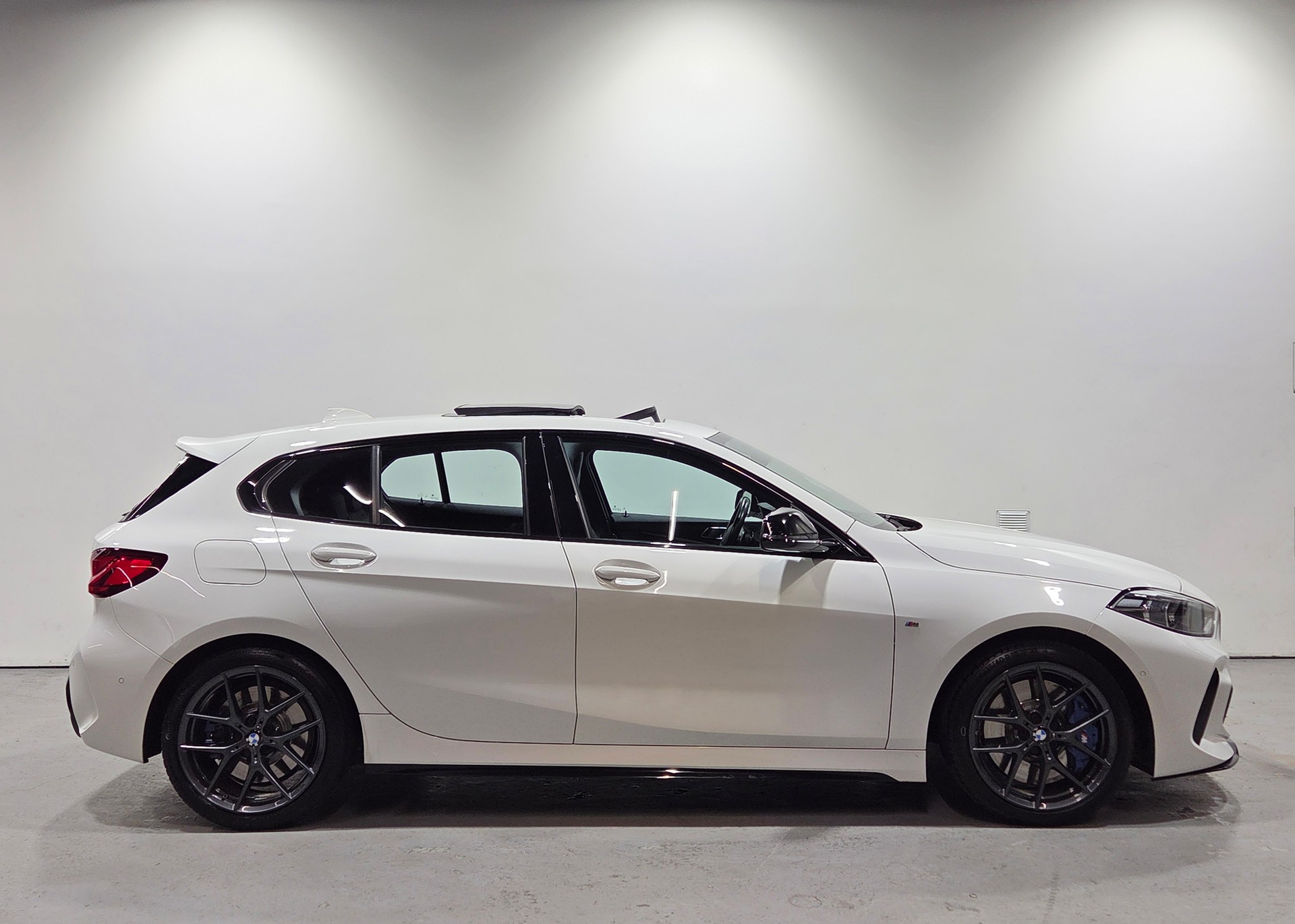 BMW M135i xDrive-image-1
