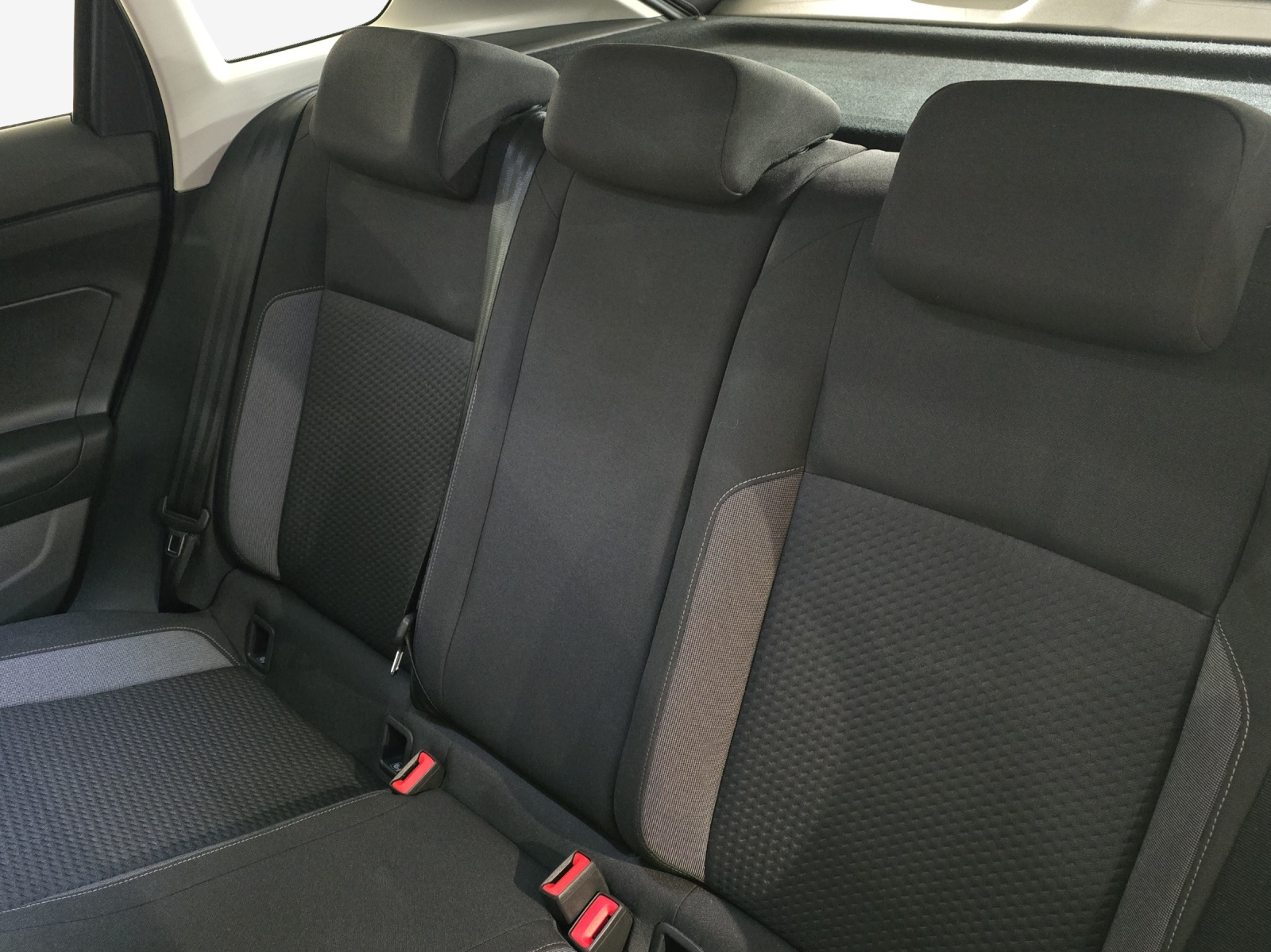 VW Taigo 1.0 TSI Life DSG-image-11