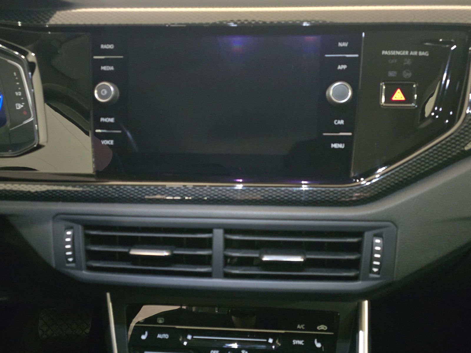 VW Taigo 1.0 TSI Life DSG-image-10
