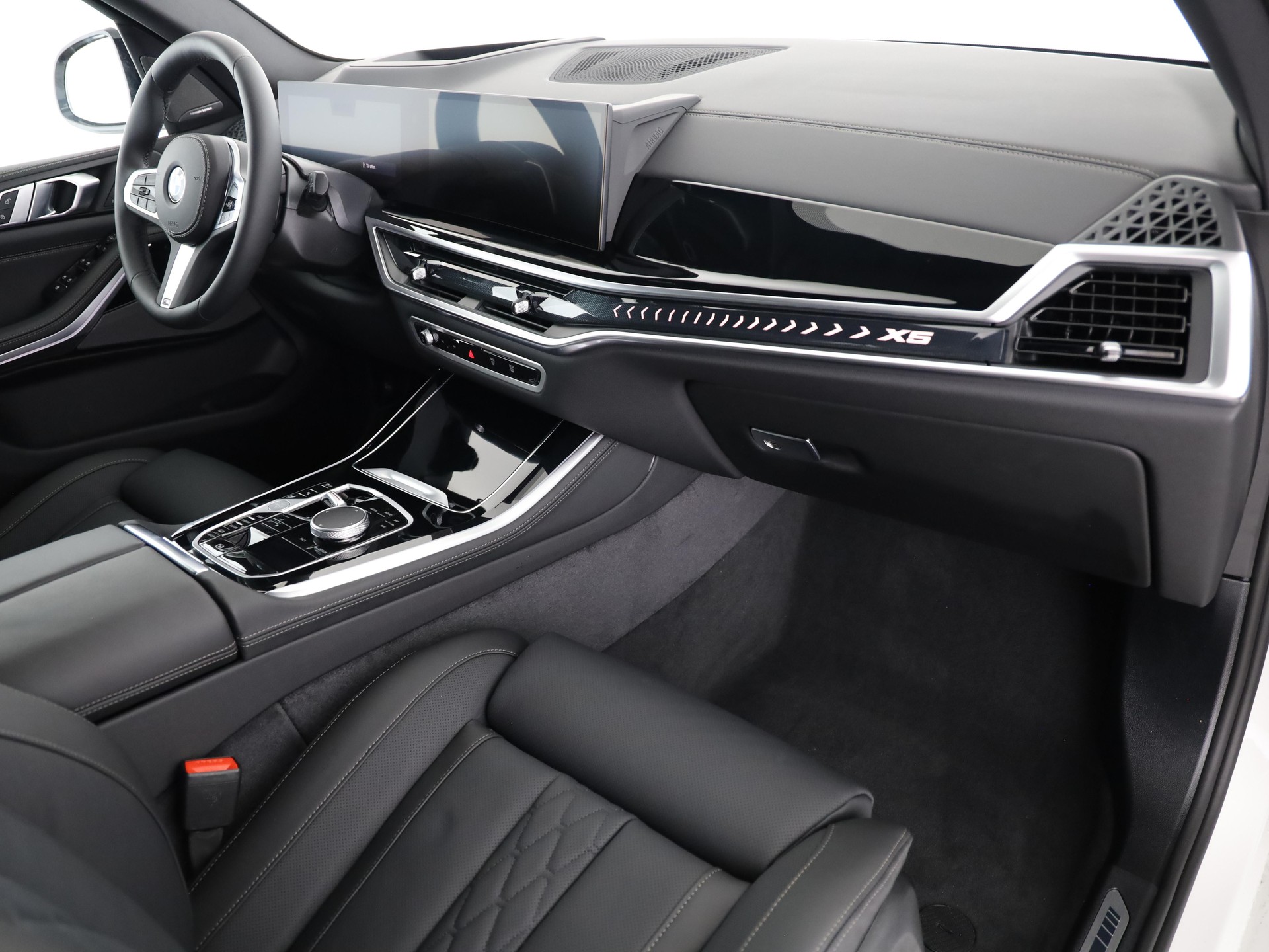 BMW X5 40i xDrive SAG-image-13