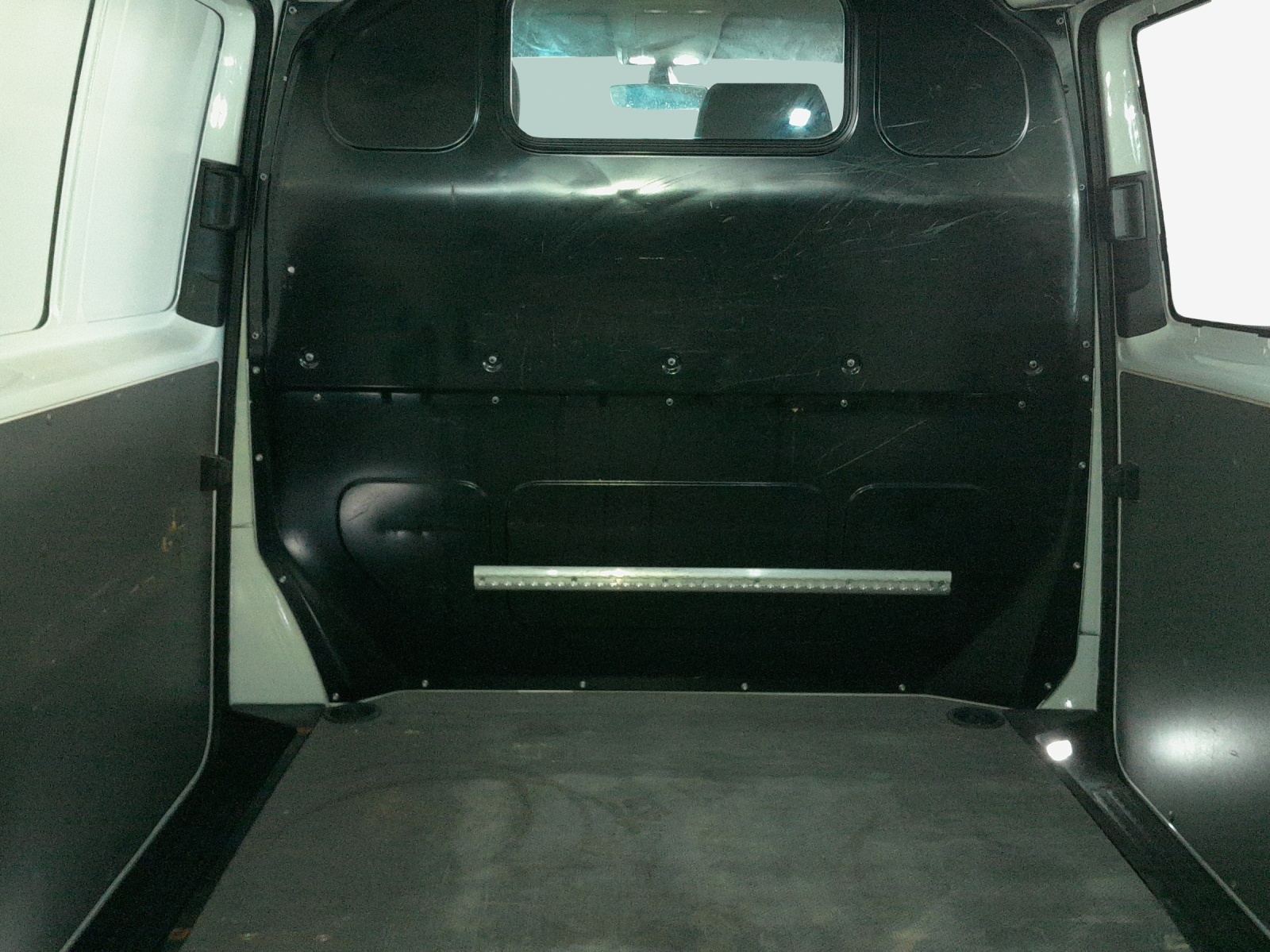 VW T6.1 2.0 TDI 4Motion-image-12