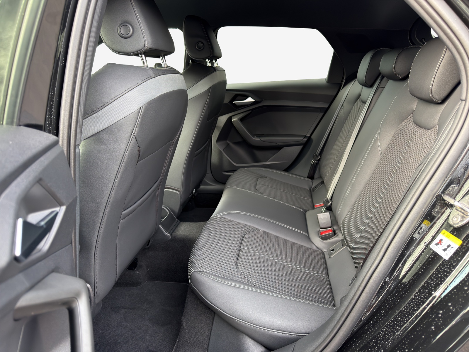 AUDI A1 Sportback 30 TFSI S-tronic-image-11