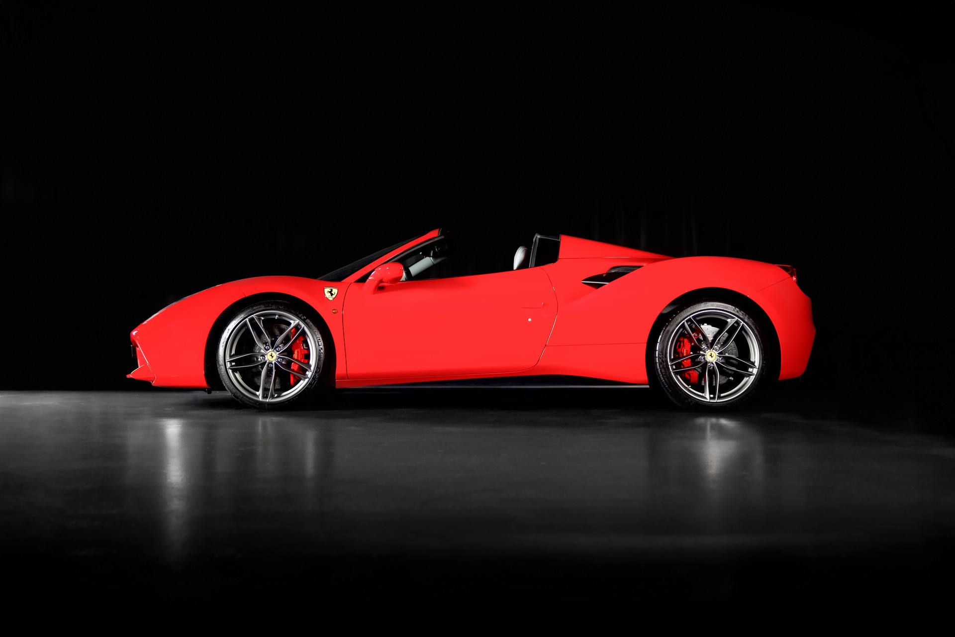 FERRARI 488 Spider 3.9 V8-showroom-element-3