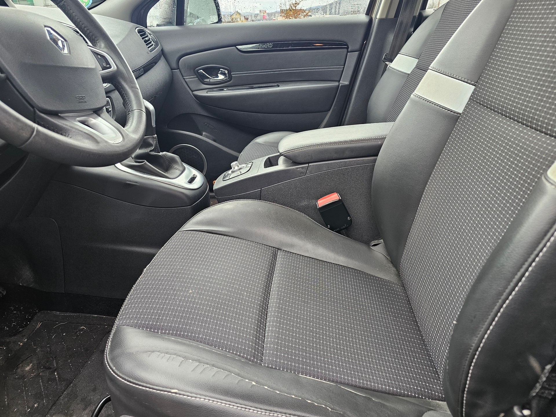 RENAULT Scénic 1.5 dCi Expression EDC-image-8